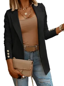 Elegante chaqueta blazer negra para mujer con manga larga y botones dorados