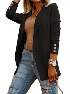 Elegante chaqueta blazer negra para mujer con detalles de botones dorados en la manga
