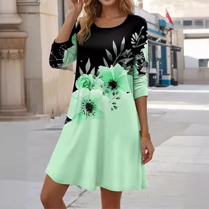 Robe élégante à manches longues et col rond avec imprimé fleuri vert menthe chic