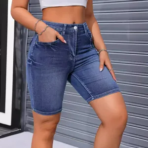 Short en jean moulant à taille haute pour femme dans un délavage bleu classique