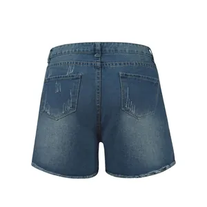 Achteraanzicht van distressed denim shorts met hoge taille, zakken en gerafelde zoom