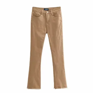 Jean évasé vintage kaki à taille haute avec ourlet brut et coupe ajustée élégante