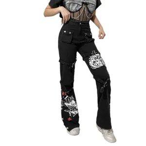 Streetwear zwarte denim broek met hoge taille, grafische prints en metalen gespen