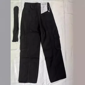 Pantalon cargo vintage noir à jambe large avec coupe droite décontractée et poches utilitaires