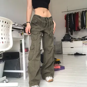Pantalon cargo vintage vert armée à taille basse et jambes larges avec poches cargo