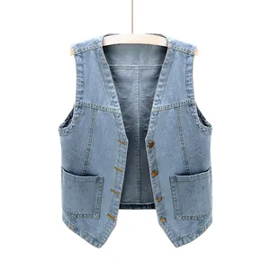 Damenweste aus hellblauem Denim, ärmellos, mit Knöpfen und Taschen