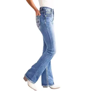 Stylische Damen Schlaghose in Blau mit bestickten Gesäßtaschen und schmaler Passform
