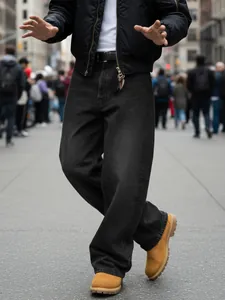 Jeans larghi da uomo in nero lavato vintage con vestibilità rilassata e silhouette curva