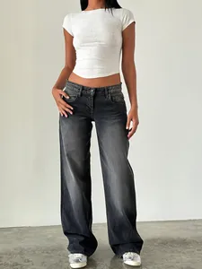 Jeans en denim gris foncé délavé vintage pour femmes avec coupe droite et taille haute chic