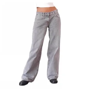 Jean en denim délavé à taille basse et jambe droite pour femme vintage style rue