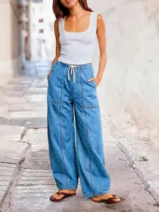 Pantalon en jean large de style urbain pour femme avec une taille à cordon réglable