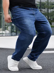 Detailansicht der dehnbaren blauen Herren-Jeans in Übergröße mit geradem Bein