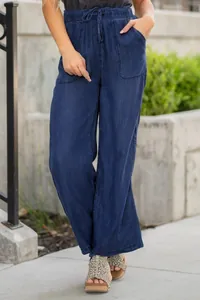Detailed full view of women's lightweight tencel denim wide-leg pants on a model
