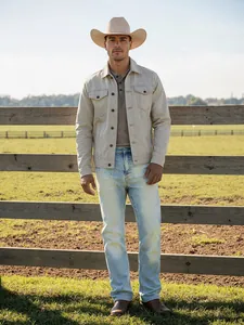 Jean homme dégradé bleu clair, coupe ajustée, stretch, jambe droite, décor de ferme