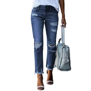 Jean skinny bleu pour femme avec des détails déchirés et des ourlets effilochés tendance