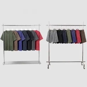 Ensemble t-shirt et short en pur coton 230g délavé rétro en plusieurs couleurs sur portants.
