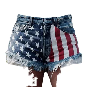 Pantalones cortos vaqueros con bandera americana estrellas rayas y flecos deshilachados