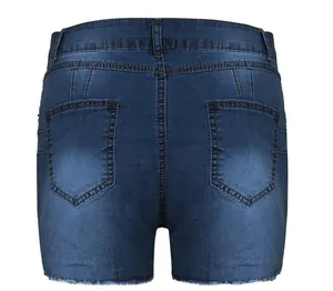 Rückansicht der schmal geschnittenen Stretch-Denim-Shorts für Damen mit Fransen am Saum.