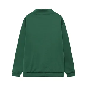 Vista posteriore di una felpa casual a maniche lunghe verde scuro per donna di qualità