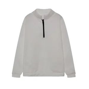 Dettaglio felpa donna grigio chiaro con mezza zip, stile casual e vestibilità ampia