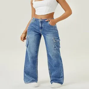Modische Blue-Cargo-Jeans mit hoher Taille, weitem Bein und Multi-Taschen-Design.
