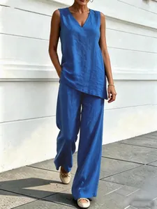 Detailed look at the breathable blue cotton linen fabric of this casual V-neck two-piece set