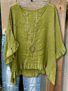 Elegante top casual da donna verde oliva con scollo a V e rifiniture con volant morbidi