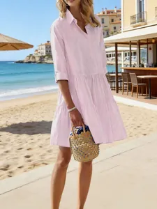 Abito a camicia a righe rosa a balze per donna per outfit estivo da spiaggia e vacanze