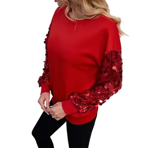 Felpa rossa festiva da donna con maniche di paillettes per uno stile natalizio chic