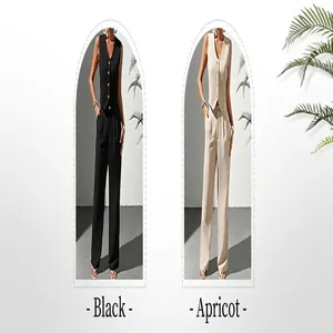 Vue comparative de l'ensemble gilet sans manches et pantalon large noir et abricot