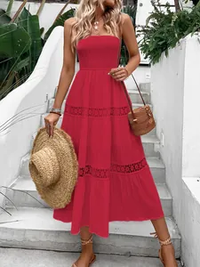 Robe maxi bustier rouge à smocks avec dentelle pour les vacances à la plage