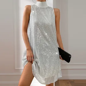 Elegante mini vestido sin mangas con lentejuelas plateadas para fiestas y eventos festivos
