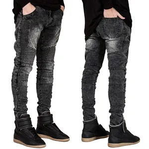 Jean de motard slim pour homme avec délavage à l'acide et plis pour un style décontracté