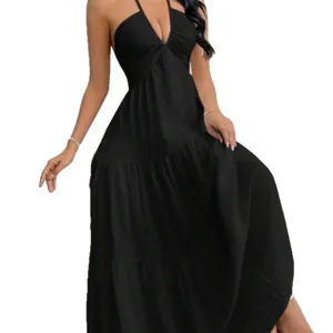 Elegantes schwarzes rückenfreies Neckholder-Maxikleid für den Sommerurlaub am Strand
