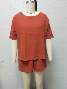 Ensemble deux pièces en maille gaufrée rouge brique avec haut et short