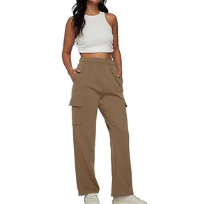 Damen Cargo-Hose mit hoher Taille und Taschen in Braun, locker sitzendes gerades Bein.