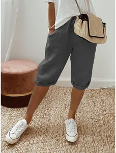 Detail der dunkelgrauen Baumwoll-Leinen-Freizeitshorts für Herren mit elastischem Bund.