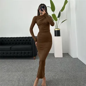 Elegante bruine gerimpelde bodycon maxi-jurk met lange mouwen voor dames met een slanke pasvorm