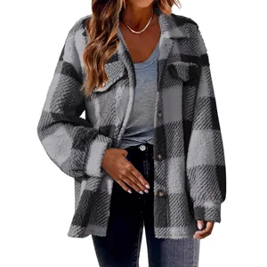 Damen Sherpa-Jacke mit Karomuster in Grau und Schwarz mit Taschen und Knopfleiste