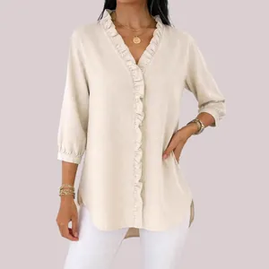 Elegante beige Damenbluse mit V-Ausschnitt und Rüschen, 3/4 Ärmel für einen schicken Sommerlook