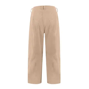Vista trasera de pantalones de pana beige de talle alto para mujer, con corte recto holgado.