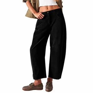Pantalones de pana negros de cintura alta para mujer con un diseño suelto de pierna recta