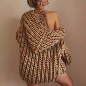 Gilet à capuche en maille épaisse surdimensionné marron caramel pour femme mode automne