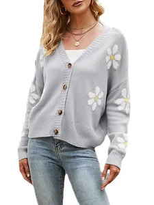 Cardigan in maglia grigio ampio da donna con motivi a margherite bianche e scollo a V
