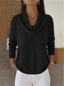 Elegante maglione in maglia nera da donna con scollo a cappuccio, vestibilità comoda