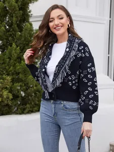 Chaqueta de punto jacquard paisley vintage para la moda de otoño e invierno de mujer.