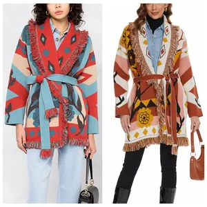 Bohemian Fransen-Strickjacke mit floralem und geometrischem Jacquard-Muster