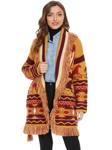 Cardigan lungo bohémien con frange e motivo jacquard a cavallo retrò in maglia