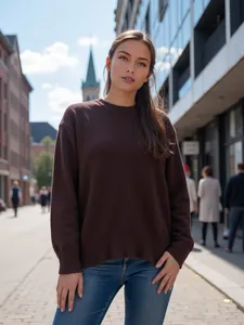 Pull en maille marron foncé à col rond oversize pour femme, style urbain