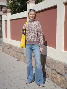 Stylish women's leopard print knit sweater with semi-high neck for the autumn winter season